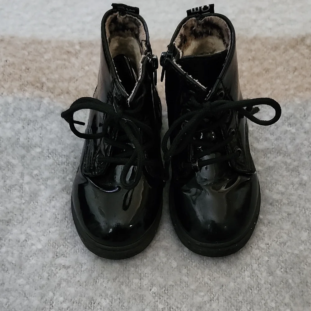 Kids/Girl Shiny Black Boots/Hiker Boots